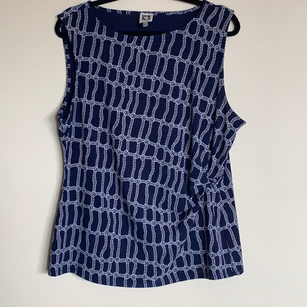 Blue and white professional top